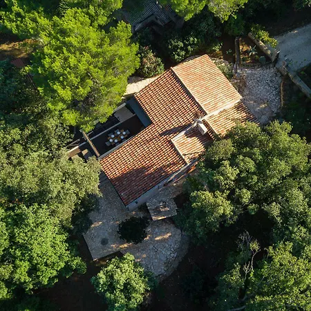 Moderne Finca Mit Privatpool, 100 Meter Strand Holiday home Pula